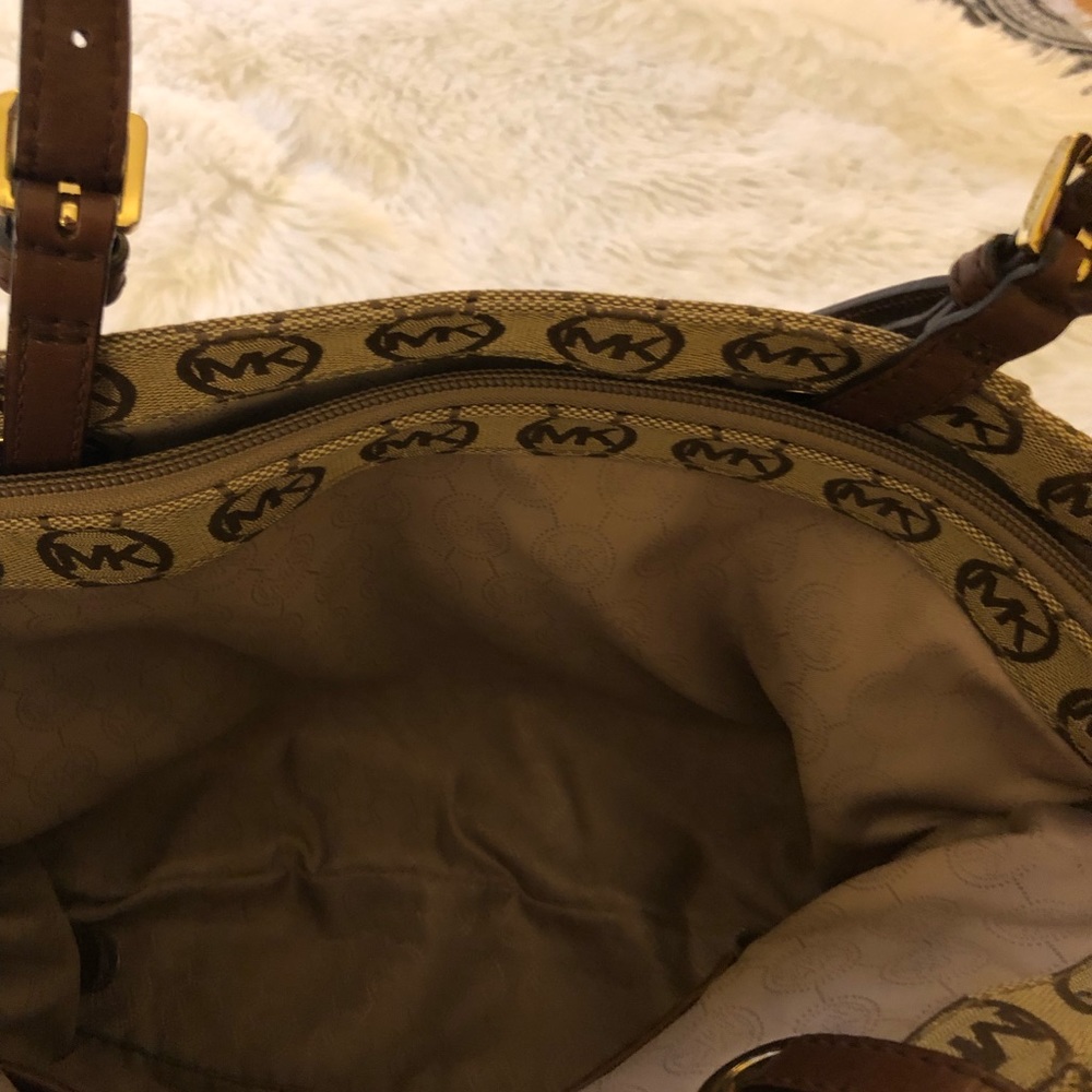 Handbag - Picture 5 of 7